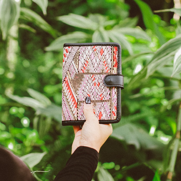 Vegan Passport Wallet - Globetrotter