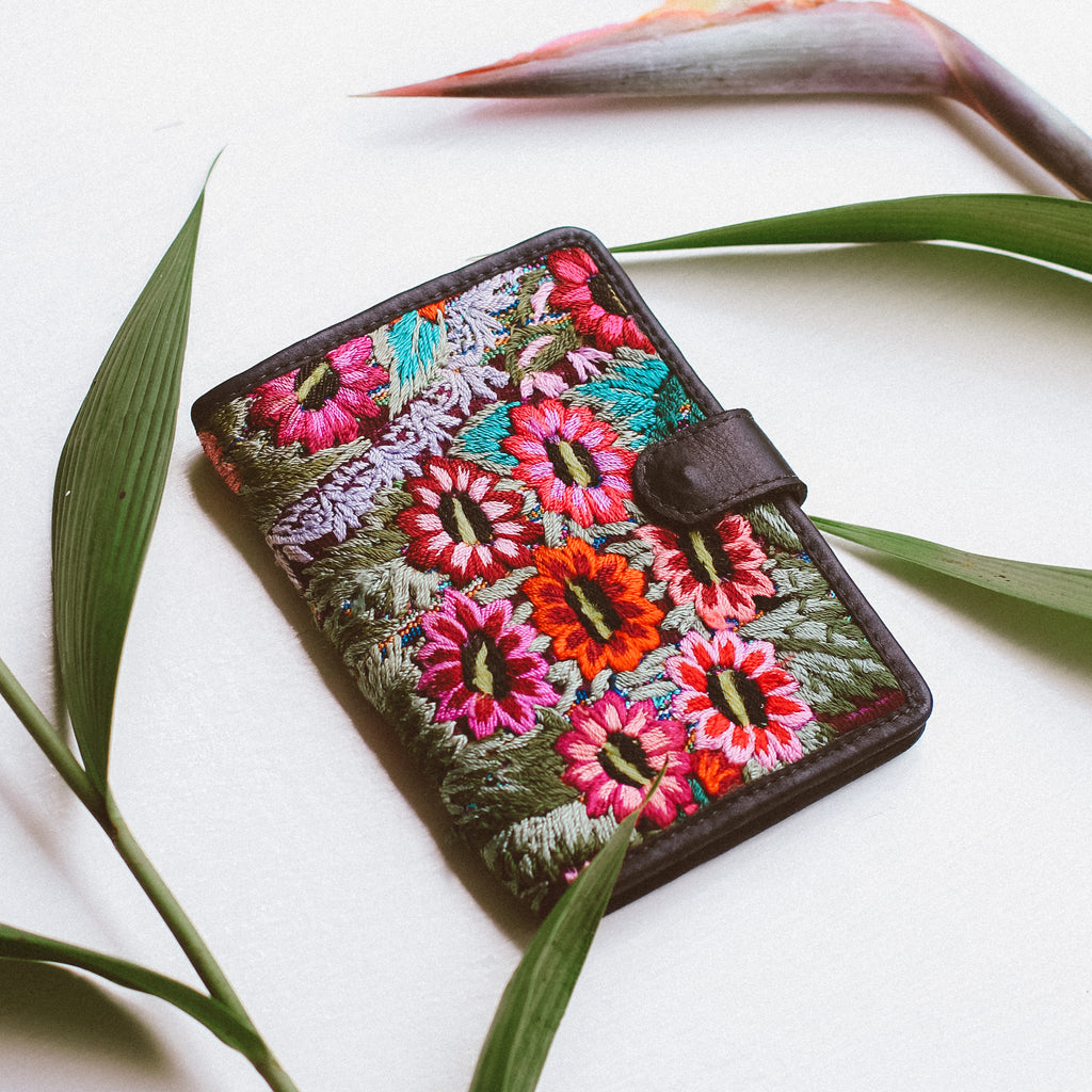 Harmony Passport Wallet - 2212 Divertida