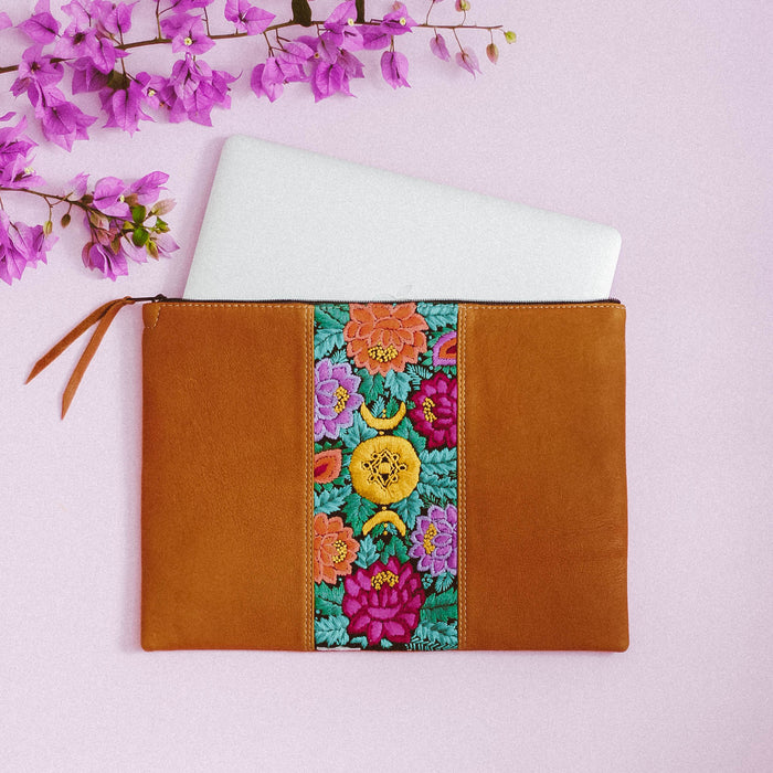 Nueva Luna Laptop Case 15"