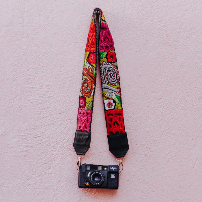 Gold Clip Vintage Embroidered Strap - Finlo